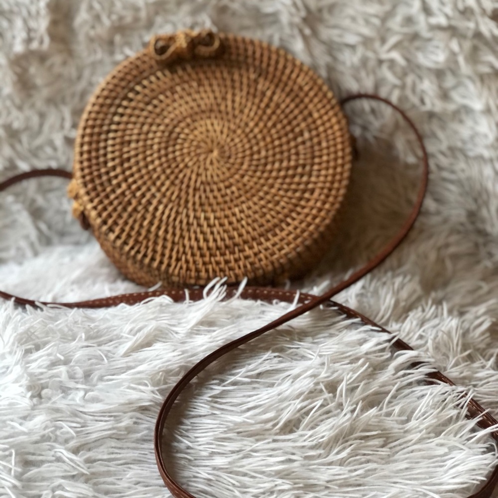 Handwoven Round Rattan/Straw Bag - Picture 8 of 8